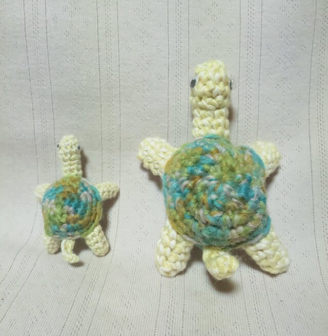 亀の親子 | iichi 日々の暮らしを心地よくするハンドメイドや