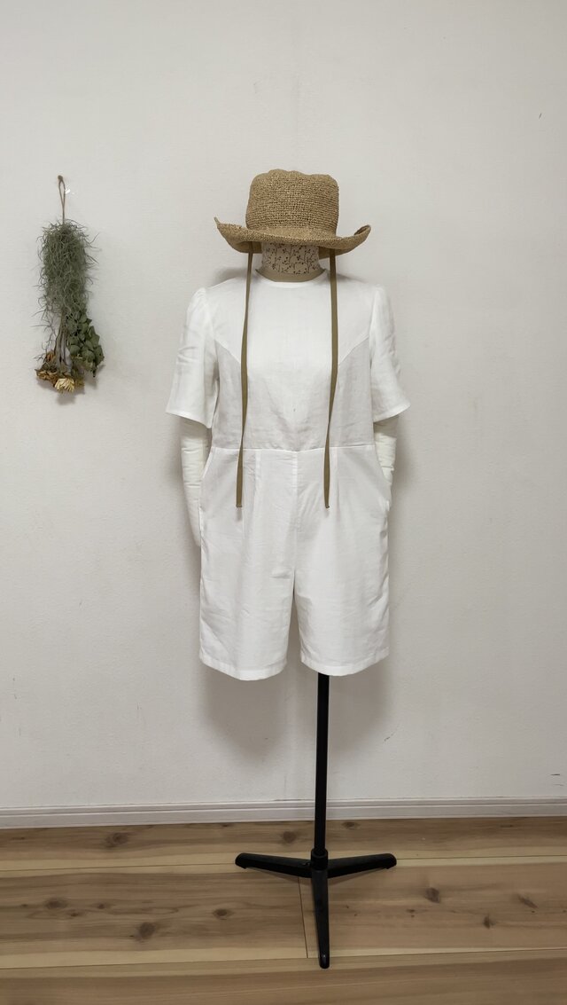 リネンの夏のジャンプスーツ | iichi 日々の暮らしを心地よくする