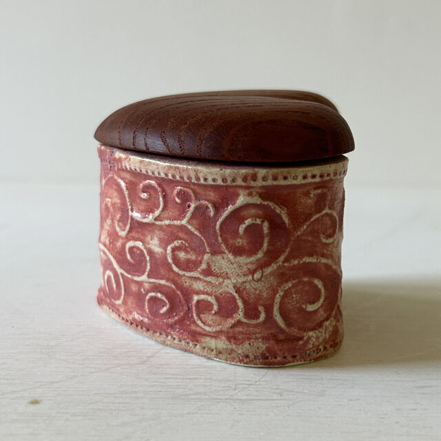 ハート柱・赤 | iichi 日々の暮らしを心地よくするハンドメイドや