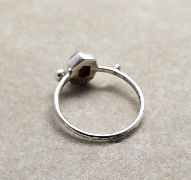 奈良県レインボーガーネットとレッドスピネルのリング | iichi 日々の