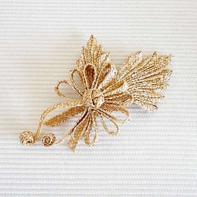 ストローブローチ_B