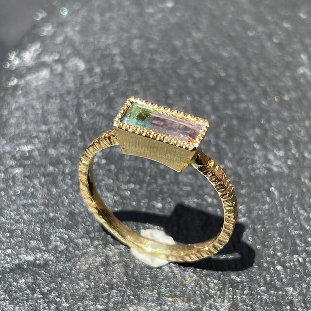 バイカラートルマリン 0.72ct バゲットカット ミル打ち留め シルバー