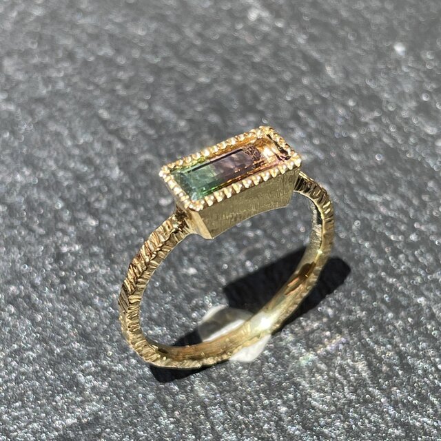 バイカラートルマリン 0.72ct バゲットカット ミル打ち留め シルバー