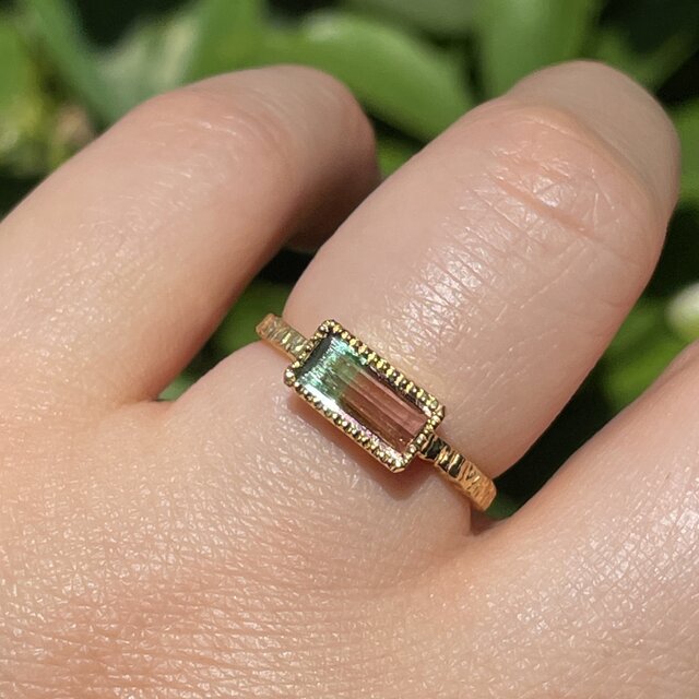 バイカラートルマリン 0.72ct バゲットカット ミル打ち留め シルバー