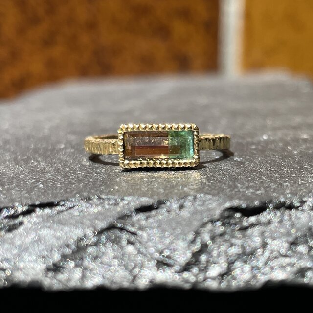 バイカラートルマリン 0.72ct バゲットカット ミル打ち留め シルバー