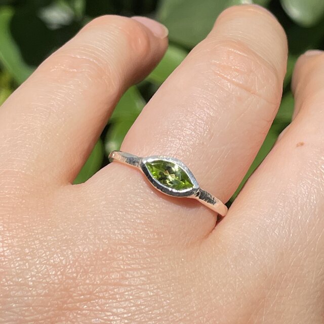 ペリドット マーキスカット 8×4 シルバーSV925リング | iichi 日々の