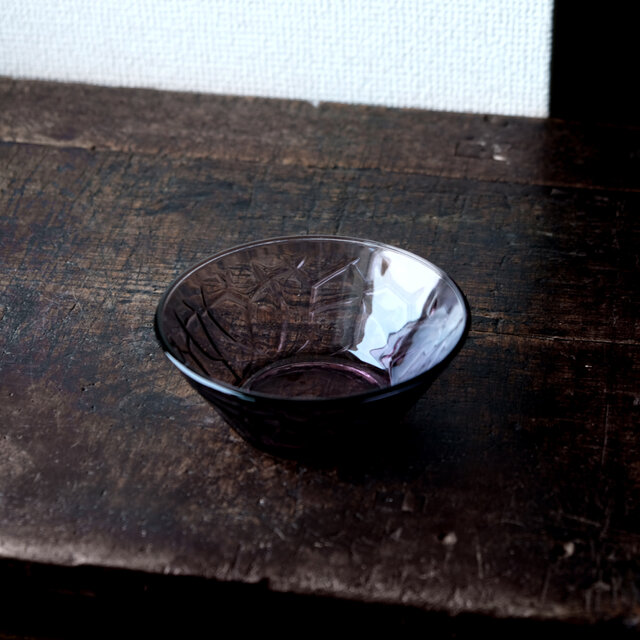 紫で素敵◆プレスガラス紫小鉢　昭和レトロ　古民家　古道具　ガラス食器　昭和中〜後期