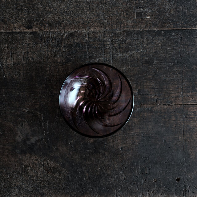 螺旋のような文様◆紫で素敵。プレスガラス小鉢　曇り硝子　古民家　古道具　暮らしに　昭和中〜後期