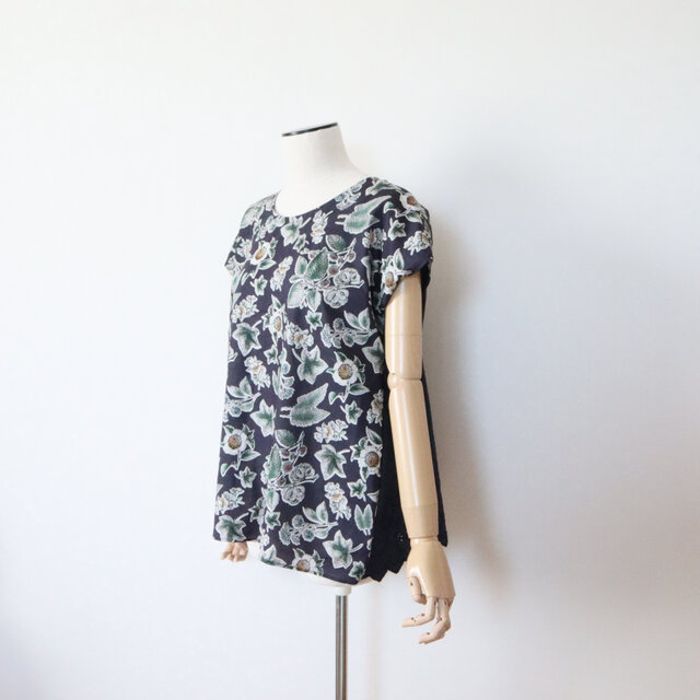 リバティ　アルダー・ボタニカルとコットンスカラップレースの半袖
