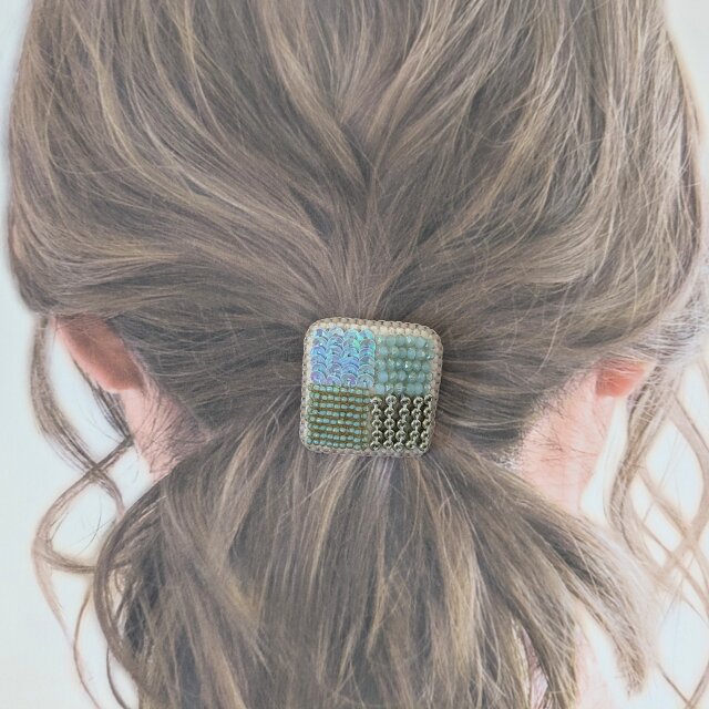 スクエアモチーフのビーズ刺繍ヘアゴム（K1207) | iichi 日々の暮らし