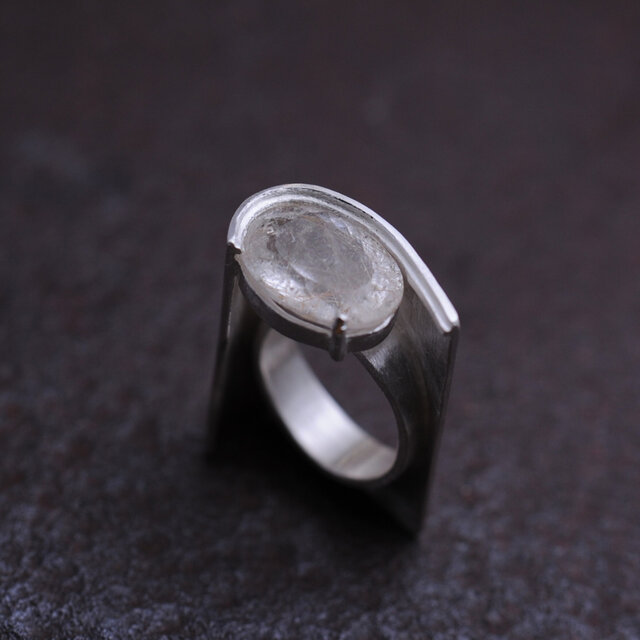 ルチルクォーツの板金リング | iichi 日々の暮らしを心地よくする