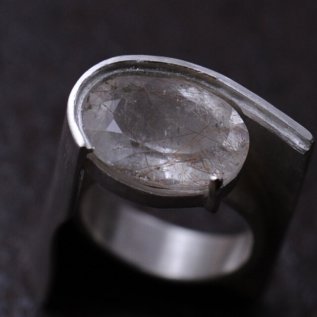 ルチルクォーツの板金リング | iichi 日々の暮らしを心地よくする