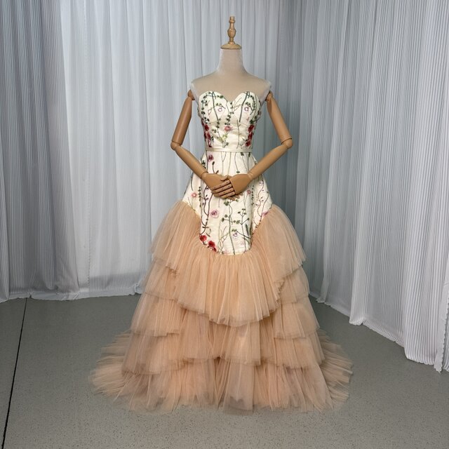 カラードレス シャンパン色 ベアトップ プリーツドレス デザイン感 リーフ刺繍 編み上げ 披露宴/結婚式