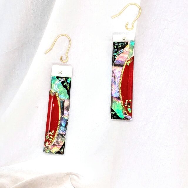 虹色螺鈿と漆の短冊のピアス イヤリング  【2228】ピアス 和　伝統工芸　#シェル