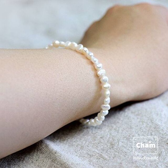 【ギフトにも最適】14kgf小粒淡水パールブレスレット