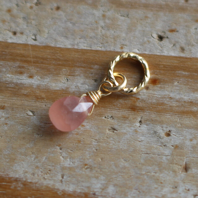 ✨7月誕生石✨ インカローズ＜ペアシェイプ・ミニ＞のチャーム（K14GF）