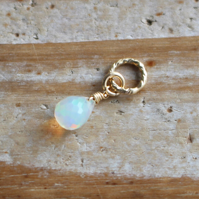 ✨10月誕生石✨ プレシャスオパール＜ドロップ・ミニ＞のチャーム（K14GF）