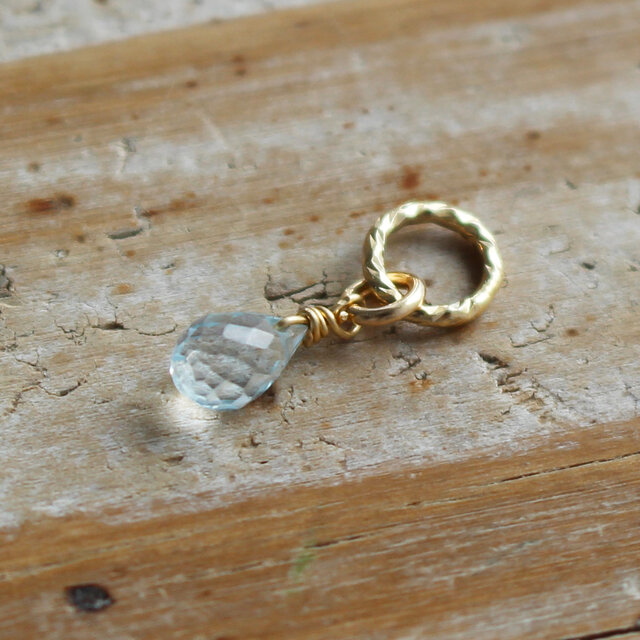 ✨3月誕生石✨ アクアマリン＜ドロップブリオレット・ミニ＞のチャーム（K14GF）