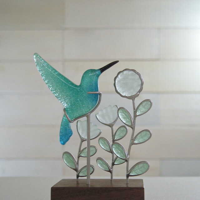 ハチドリと花のオブジェ | iichi 日々の暮らしを心地よくする