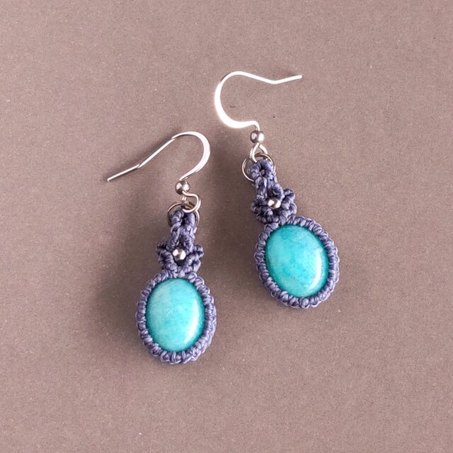 青空みたいなちっちゃなアマゾナイトのマクラメピアス