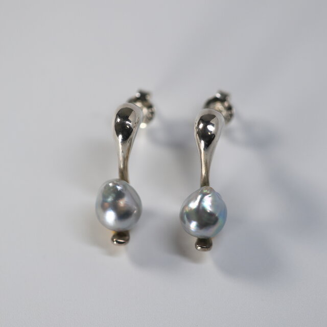 Scoop pearl pierce