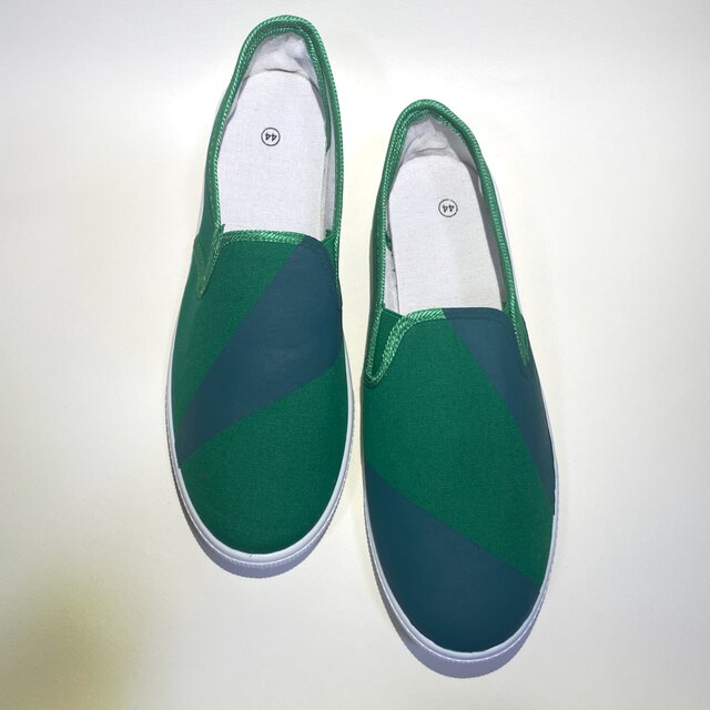 ジオメトリックに分割されたアシメスリッポン (Wグリーン) 21.5cm〜28.0cm