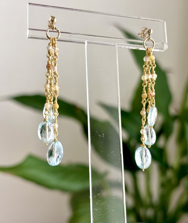 ブルートパーズとルチルクォーツのピアス