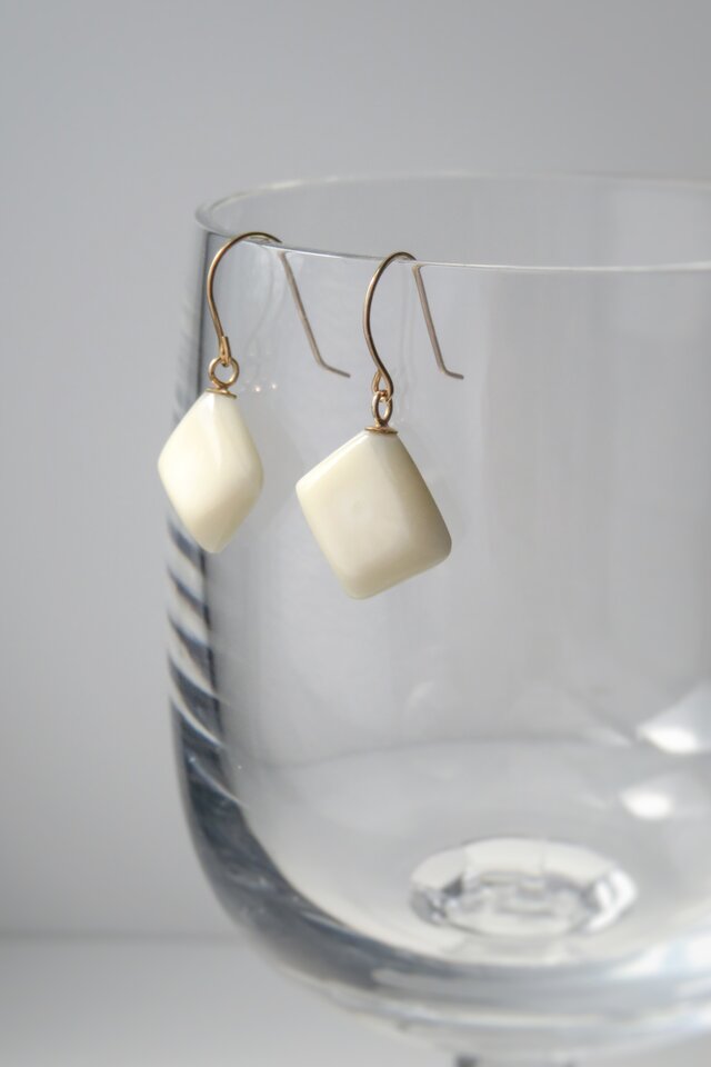 K10 菱：Makkoh：hook earrings