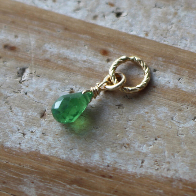 ✨1月誕生石✨ ツァボライト＜ドロップブリオレット・ミニ＞のチャーム（K14GF）