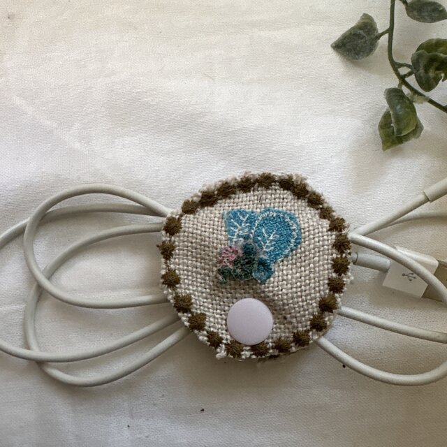 ミナペルホネンハンドメイド ◇ハンドメイド◇ ミナペルホネンコードホルダータンバリンスキップ