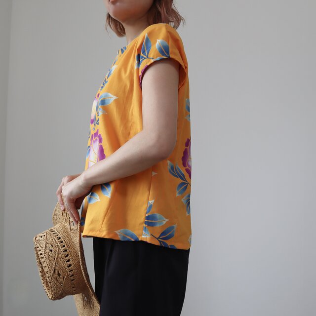 浴衣のTシャツブラウス（明るい橙色に花・L） 着物リメイク | iichi