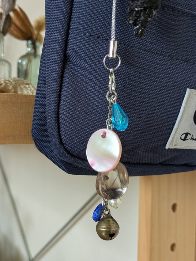 キュートな鈴ストラップ