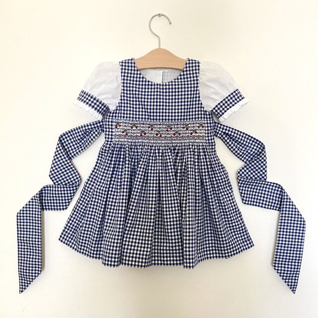 後ろリボン＊さくらんぼ刺繍のスモッキングワンピース 3歳サイズ 95cm