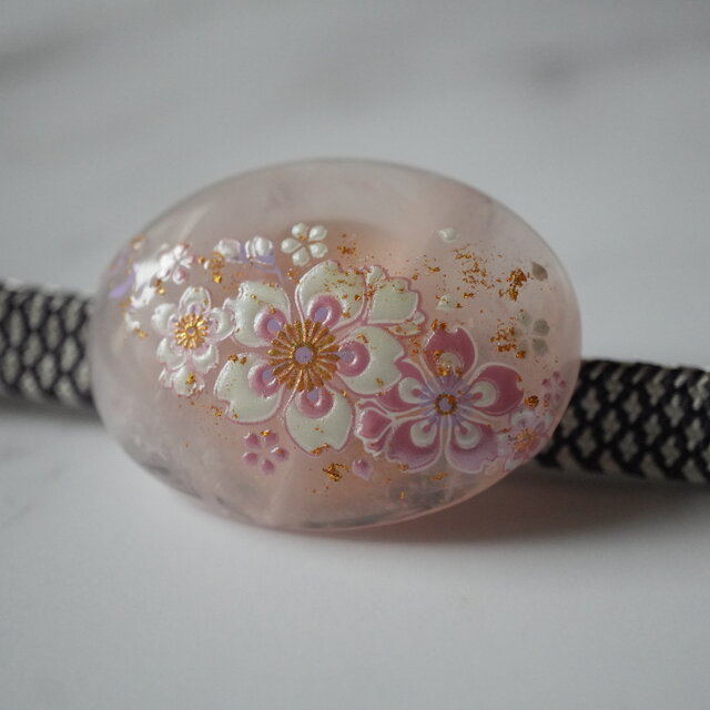 【iichi限定】天然石ローズクォーツと桜の帯留め　ブローチ　ポニーフック【一点物】