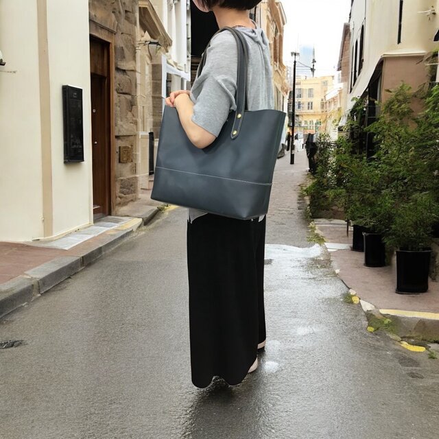 レザートートバッグL（ハンドメイド／A4・PC収納可／肩掛け） | iichi