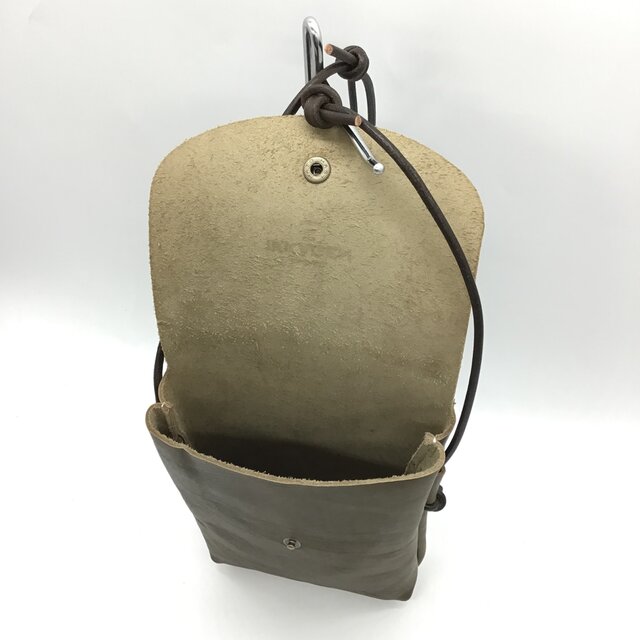 レザー縦長フラップポシェット（ハンドメイド／コンパクト／長財布