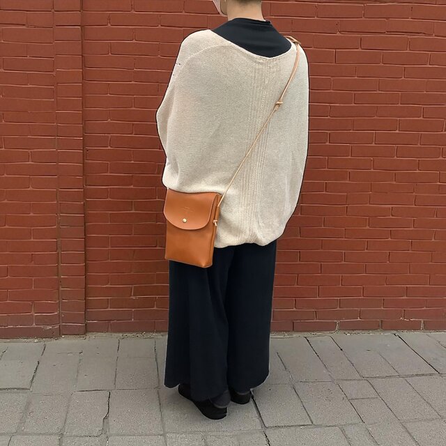レザー縦長フラップポシェット（ハンドメイド／コンパクト／長財布