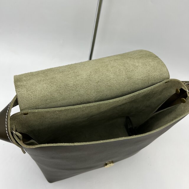 422♥A♥顕様order♥ショルダーバッグ＊Mサイズ＊ハンドメイド レザーフラップショルダーバッグM（ハンドメイド／A5収納可