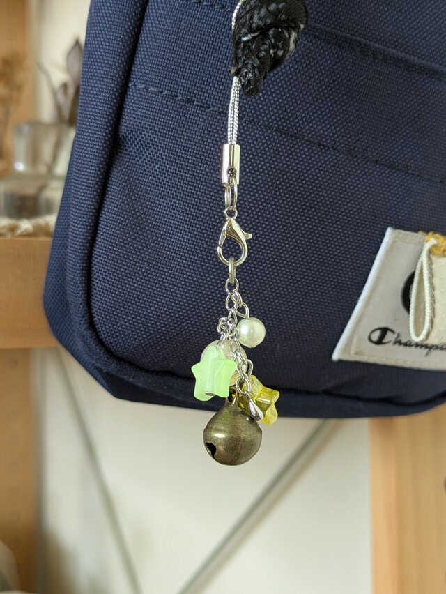 キュートな鈴ストラップ