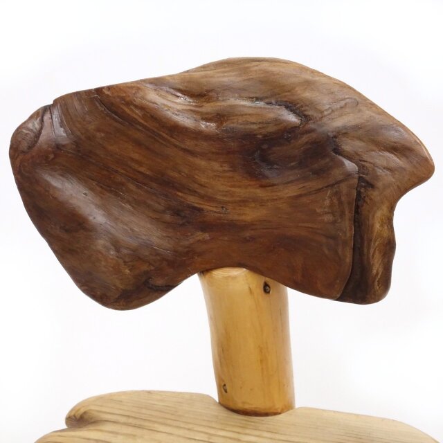 温泉流木】変形流木と枝分かれ枝流木の椅子型飾り台 置台 スタンド