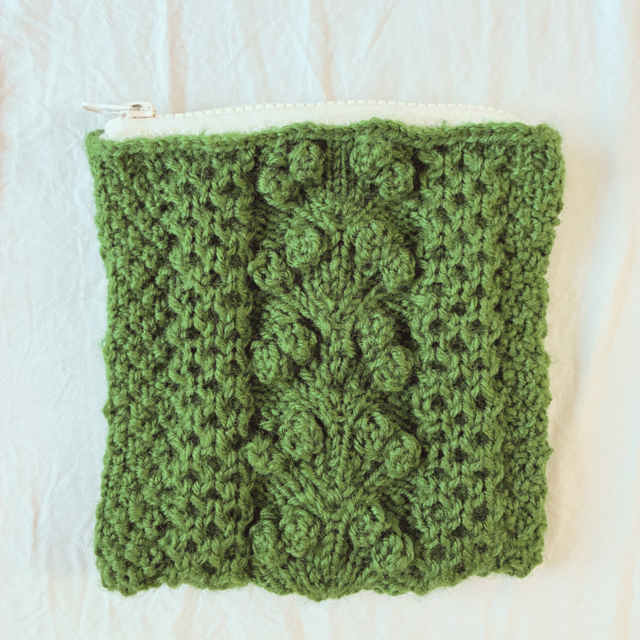 【送料無料】ウール100%アラン模様の手編みポーチ〜ご注文いただいてからのお作りです〜