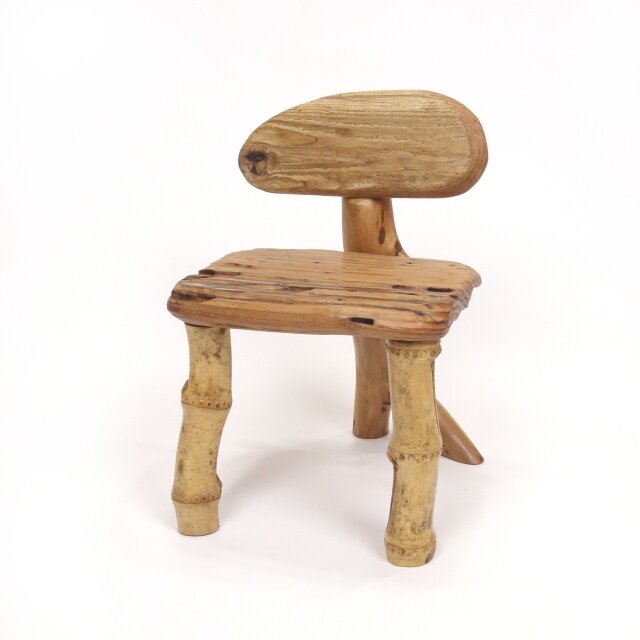 【温泉流木】表情ある竹・枝・板流木の椅子型飾り台 置台 スタンド 木製 流木インテリア