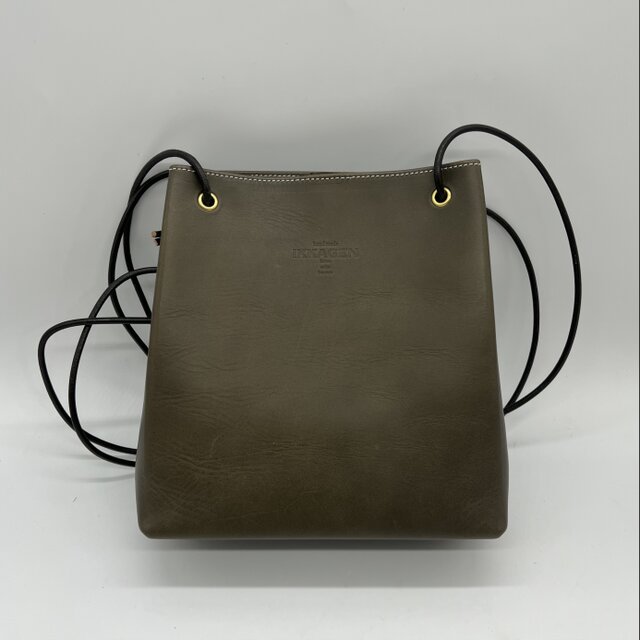 レザースクエアショルダーバッグ（ハンドメイド／ボックス型／底板付