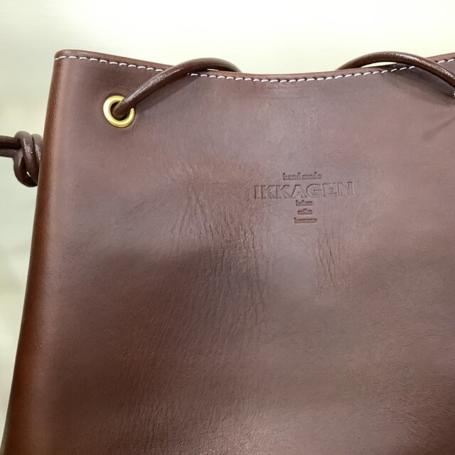 レザースクエアショルダーバッグ（ハンドメイド／ボックス型／底板付