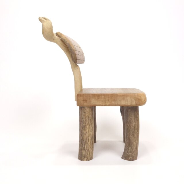 ハンドメイド 木製 流木の椅子 温泉流木】遊び心ある背もたれの椅子型流木飾り台 スタンド 木製 流木