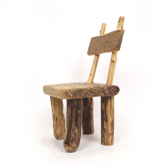 温泉流木】手描きイラストのような椅子型流木飾り台椅子型流木飾り台