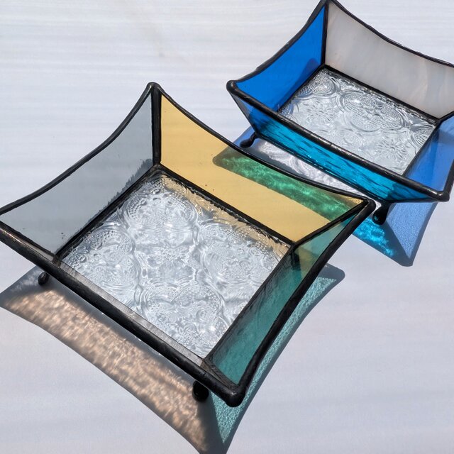 A.ブルー レトロ ガラス トレイ ステンドグラス 【サリュ】 | iichi
