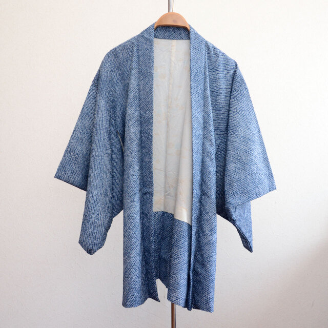昭和後期 ジャパンヴィンテージ 羽織 着物 絞り風 青 化学繊維 羽織紐付き