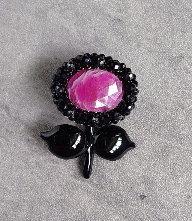 カジュアル【ルビー】の小さな花