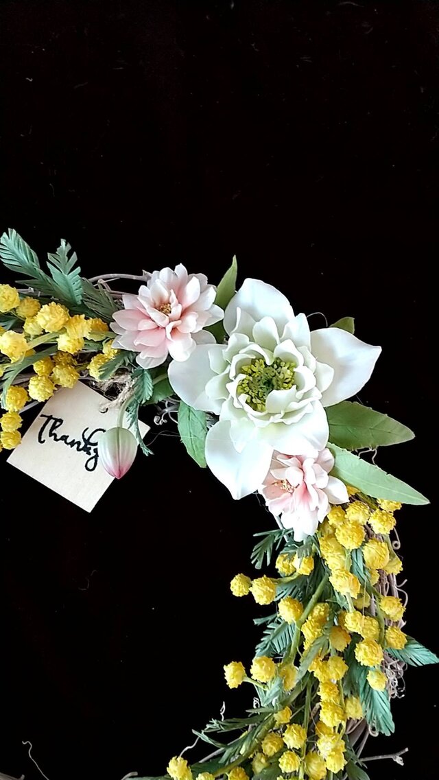 ☆粘土の花[ミモザのリース]☆ | iichi 日々の暮らしを心地よくする